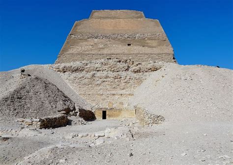 10 Intriguing Facts About The Meidum Pyramid