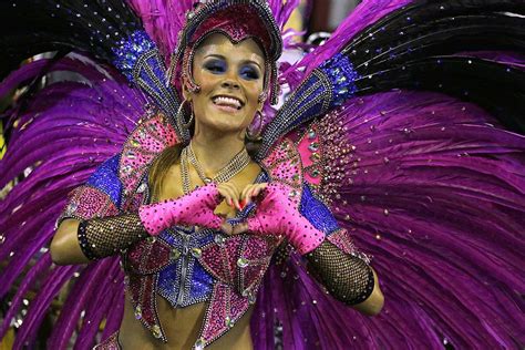 Photography | Festival costumes, Samba costume, Carnival dancers