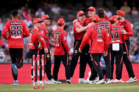 Melbourne Renegades players celebrate | ESPNcricinfo.com