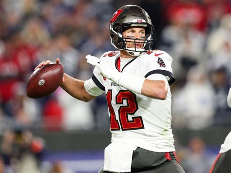 Former Buccaneers QB, NFL star Tom Brady signs multi-year media deal ...