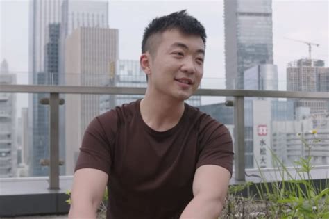 OnePlus Co-Founder Carl Pei Has Left the Company:Report | Beebom