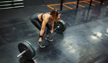 Sumo Deadlift Form - Advantages and Way of Doing the Exercises