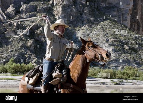 TOMMY LEE JONES THE THREE BURIALS OF MELQUIADES ESTRADA; LOS TRES Stock Photo - Alamy