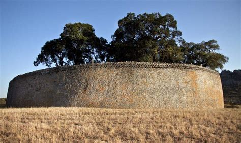 The mysterious ancient city of Great Zimbabwe » Tripfreakz.com