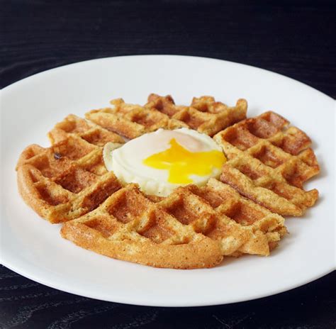 Egg in a waffle hole (keto recipe) | Bijoux & Bits