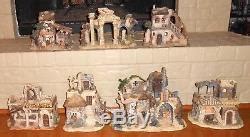 Grandeur Noel BETHLEHEM VILLAGE SET Nativity 44 Pieces 2002 Collectors Edition