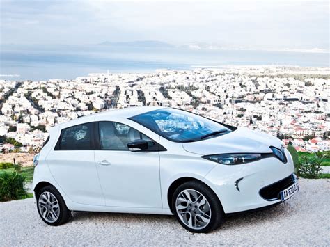 Renault & Nissan Celebrate 350,000 Electric Vehicles Sold All Around the World - autoevolution