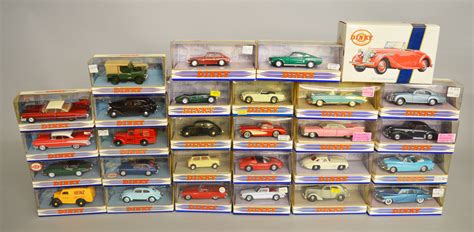 28 x Matchbox Dinky diecast model cars. Boxed and overall appear VG/E.