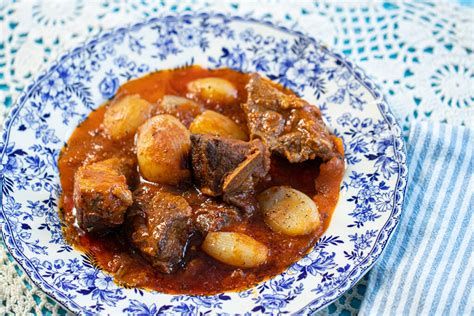 Lamb Stifado in the Instant Pot: Lamb & Shallot Stew - Dimitras Dishes