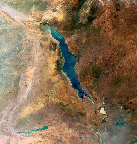 Suburban spaceman: ESA ENVISAT Image - Lake Malawi or Nyasa