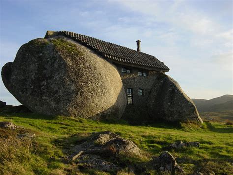 skeleton enthusiast — Casa do Penedo, Portugal