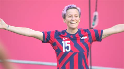 Megan Rapinoe scores Olympic 'Olimpico' on corner kick | NBC Olympics