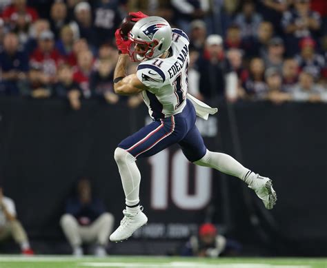 Patriots WR Julian Edelman overcomes obstacles en route to career year