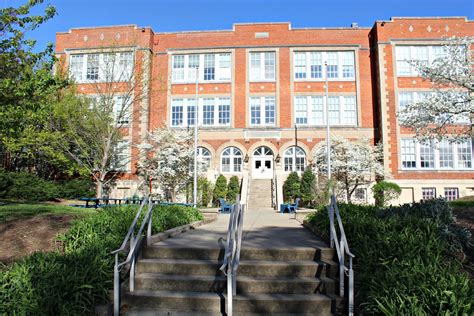 Around Roanoke, VA (A Daily Photo Blog): Highland Park Elementary School