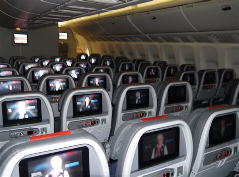 American Airlines Boeing 777 300ER Main Cabin Seats | AirlinesFleet.com