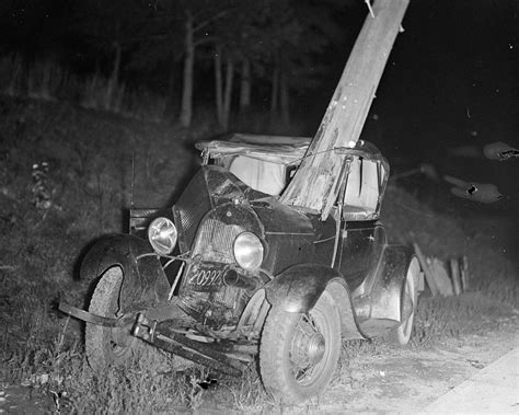 Stunning vintage photos of car wrecks from the days before seat belts and airbags, 1930s - Rare ...