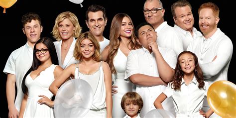 The Entire Modern Family Cast Net Worth | TheRichest