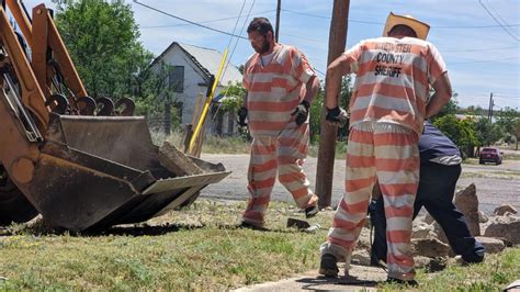 Brewster County jail trustees work on community projects in Marathon ...