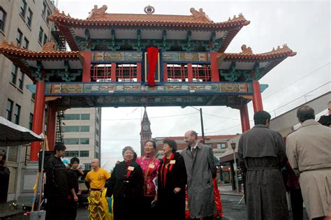 HistoryLink Tours — Chinatown Gate