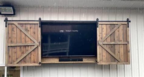 Outdoor TV Cabinet with Barn Doors Downloadable Building Plan – DIY Backyard