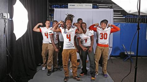 Miami-Dade high school football team and district outlooks | Miami Herald