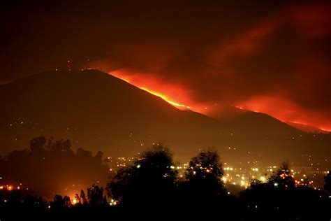 Mt. San Miguel is on fire. San Diego County wildfires 2007 | San diego county, San diego, San ...