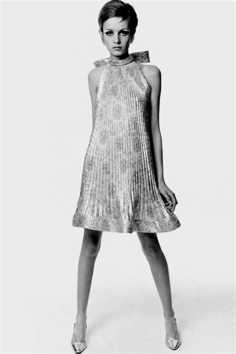 Twiggy Wearing Every 60s Fashion Trend Ever — ZEITGEIST