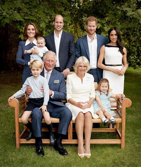 Meghan Markle's Dress in Royal Family Portrait 2018 | POPSUGAR Fashion