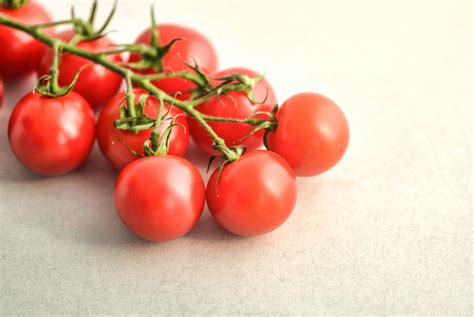 Grow Hydroponic Tomatoes: The Complete Guide - AGrowTronics - IIoT For Growing