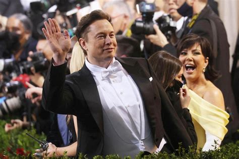 Elon Musk brings supermodel mom Maye Musk to Met Gala 2022