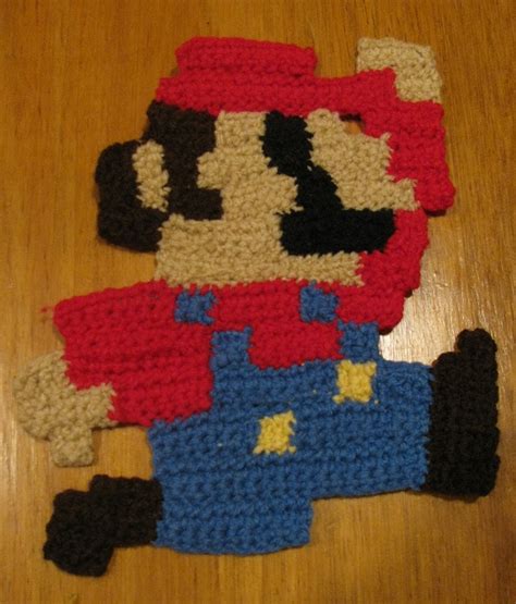 Crochet 8-bit Mario by WingedMidnight88 on DeviantArt