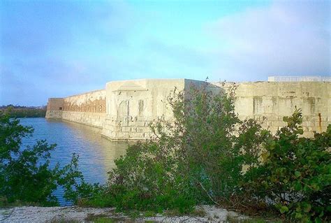 Fort Zachary Taylor Historic State Park : Beach Photo Essay