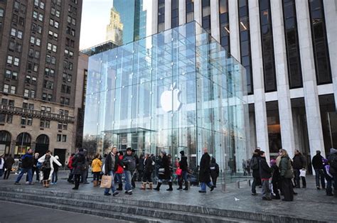 Apple Store - Fifth Avenue | The Apple Retail Store is a cha… | Flickr