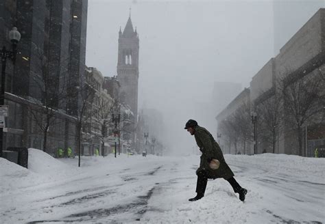 “Bomb cyclone” hits Northeast with snow and ice, grounding thousands of ...