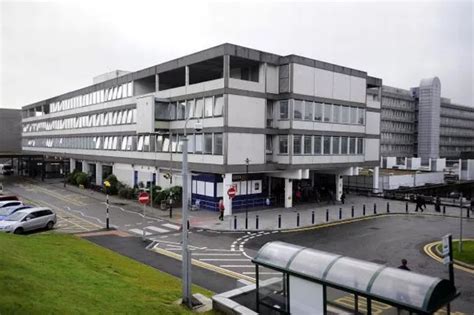 Aberdeen Royal Infirmary - one of Europe's largest hospital complexes ...