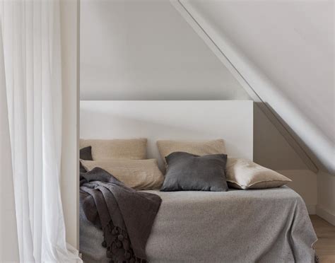 What's the Best Bed For a Small Room? Experts Share 5 Styles With Their ...