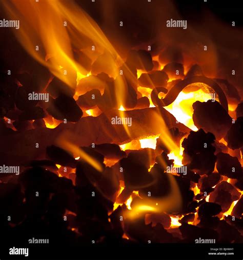 Burning embers hi-res stock photography and images - Alamy