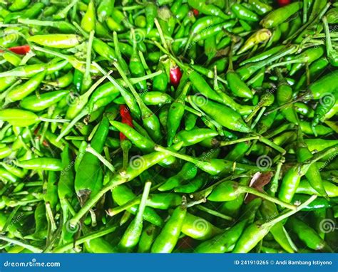 Cabe rawit hijau stock image. Image of rawit, produce - 241910265