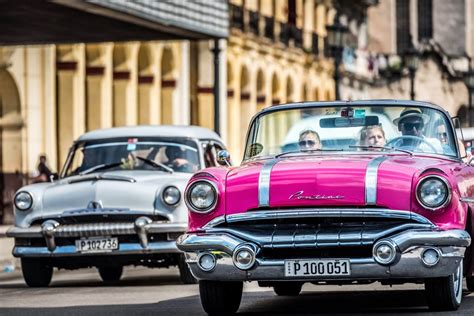 Havana Tours: Discovering the City in a Classic Car