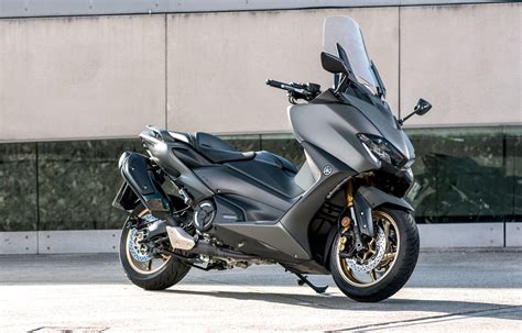 Test : Yamaha TMAX 560, sportif et populaire - The Good Life