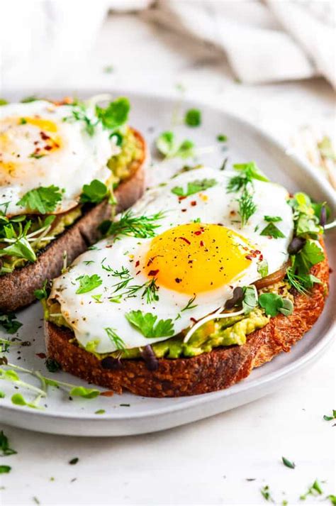 Avocado Egg Breakfast Toast - Aberdeen's Kitchen