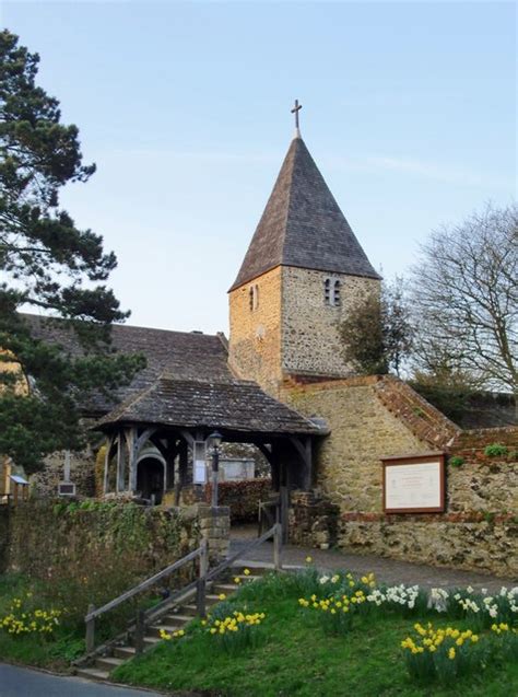 Limpsfield: the approach to the parish... © Stefan Czapski cc-by-sa/2.0 :: Geograph Britain and ...