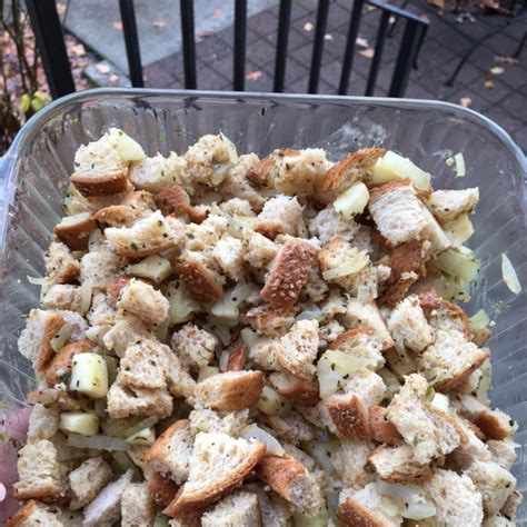 Really Easy Bread Stuffing recipe - Easy Cook Find