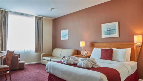 Rooms & Suites | Cardiff Bay Hotels