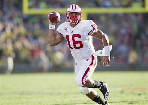 Russell Wilson in the 2012 Rose Bowl. | Student athlete, Super bowl, Wisconsin badgers