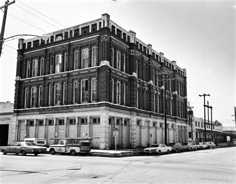 [Old W.L. Moody Building] - The Portal to Texas History