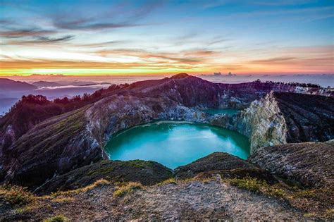 FINDING THE TRI-COLOURED CRATERS IN FLORES - Travel magazine for a ...