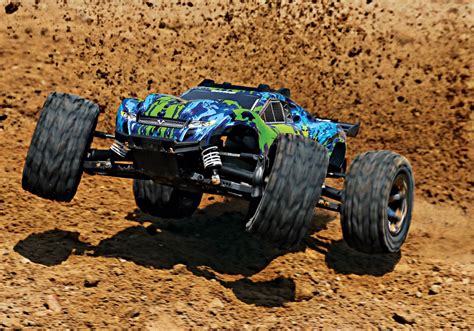 Unboxed: Traxxas Rustler 4X4 VXL [VIDEO] - RC Car Action