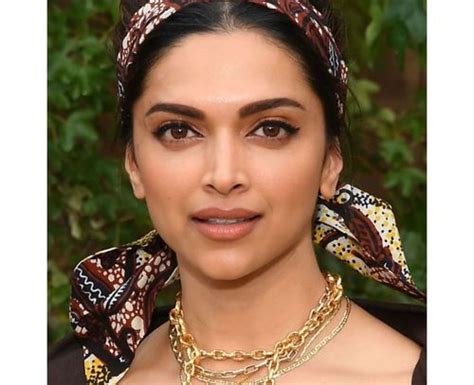 15 Amazing Deepika Padukone Beauty Tips For Glowing Skin - 2022 | Fabbon