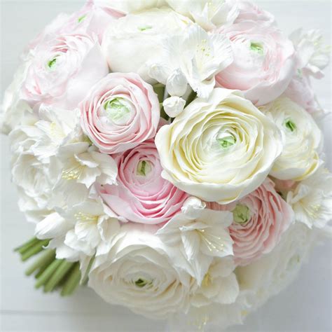 White Ranunculus Bouquet - Handmade With Love | Oriflowers